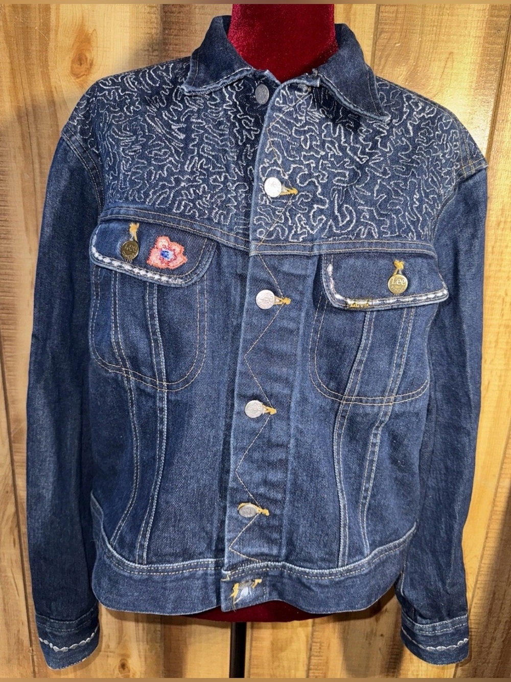 LEE Women’s Small Jacket VTG Crop Flowered Embroidered Denim Button Up Pre Owned